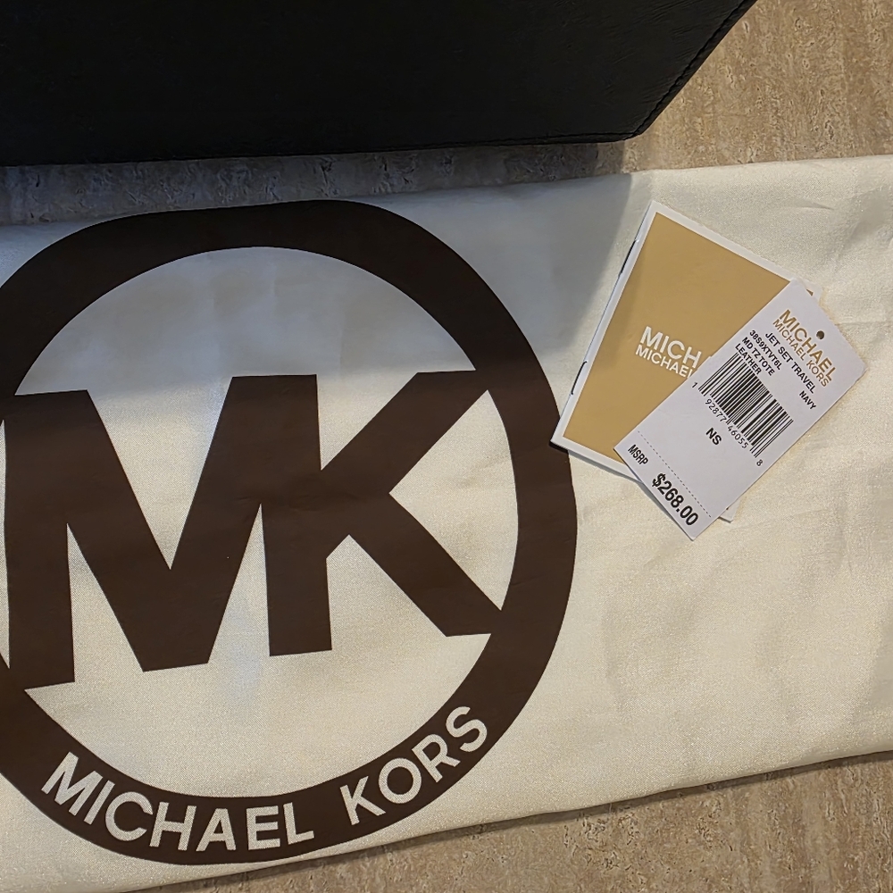 Michael Kors Shoulder Bag Jet Set Travel Leather Top Zip Tote Navy NEW WITH TAG! - Picture 9 of 10